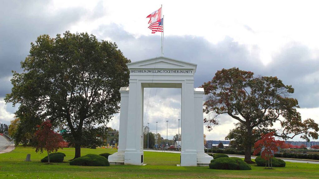 Peace Arch border monument – HotWheelz cross-border travel route
