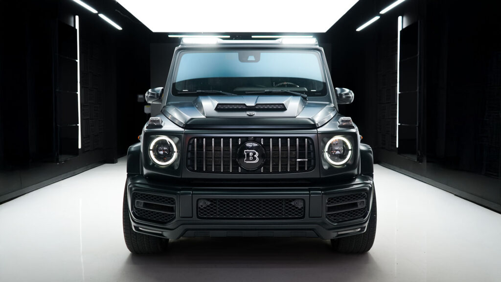 Black luxury SUV close-up – HotWheelz fleet vehicle